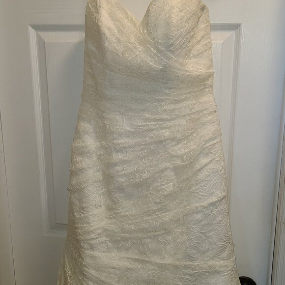 Lace Elegance Wedding Dress size 10 - Picture 3 of 10